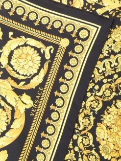 Versace foulard imprimé baroque
