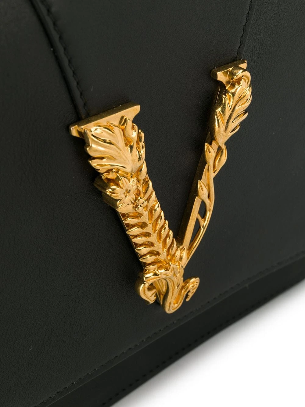 Versace Sac porté épaule à plaque logo Prix Incroyables sacs porté épaule femme 6 Versace sac porté épaule à plaque logo