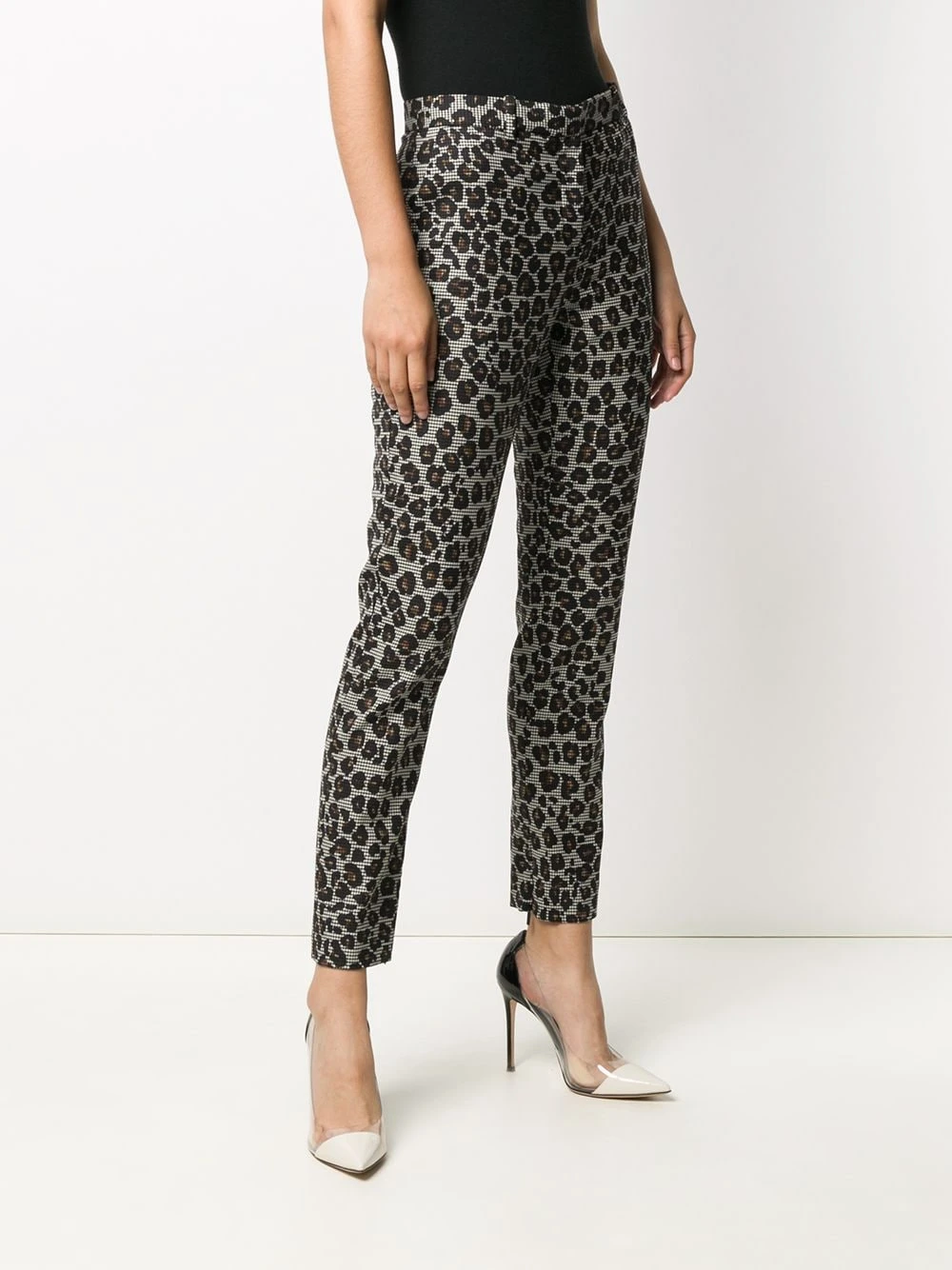 Versace Pantalon droit à imprimé léopard Prix Réduit pantalons de costume femme 5 Versace pantalon droit à imprimé léopard