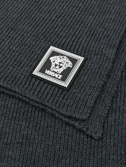 Versace écharpe nervurée à patch logo