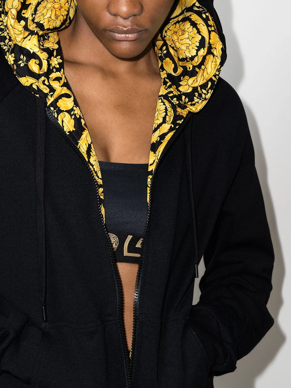 Qualité Supérieure Versace Sweat à capuche à doublure imprimée hoodies femme 6 Versace sweat à capuche à doublure imprimée