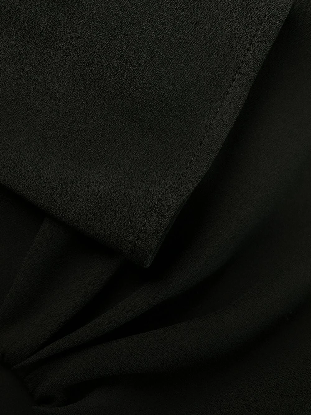 Prix Préférentiel Versace Robe mi longue à détails de découpes robes de soirée & robes de cocktail femme 9 Versace robe mi-longue à détails de découpes