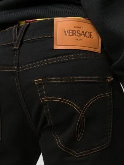 Versace Jean droit à patch logo Un Tarif Préférentiel jeans regular & jeans droits homme 13 Versace jean droit à patch logo