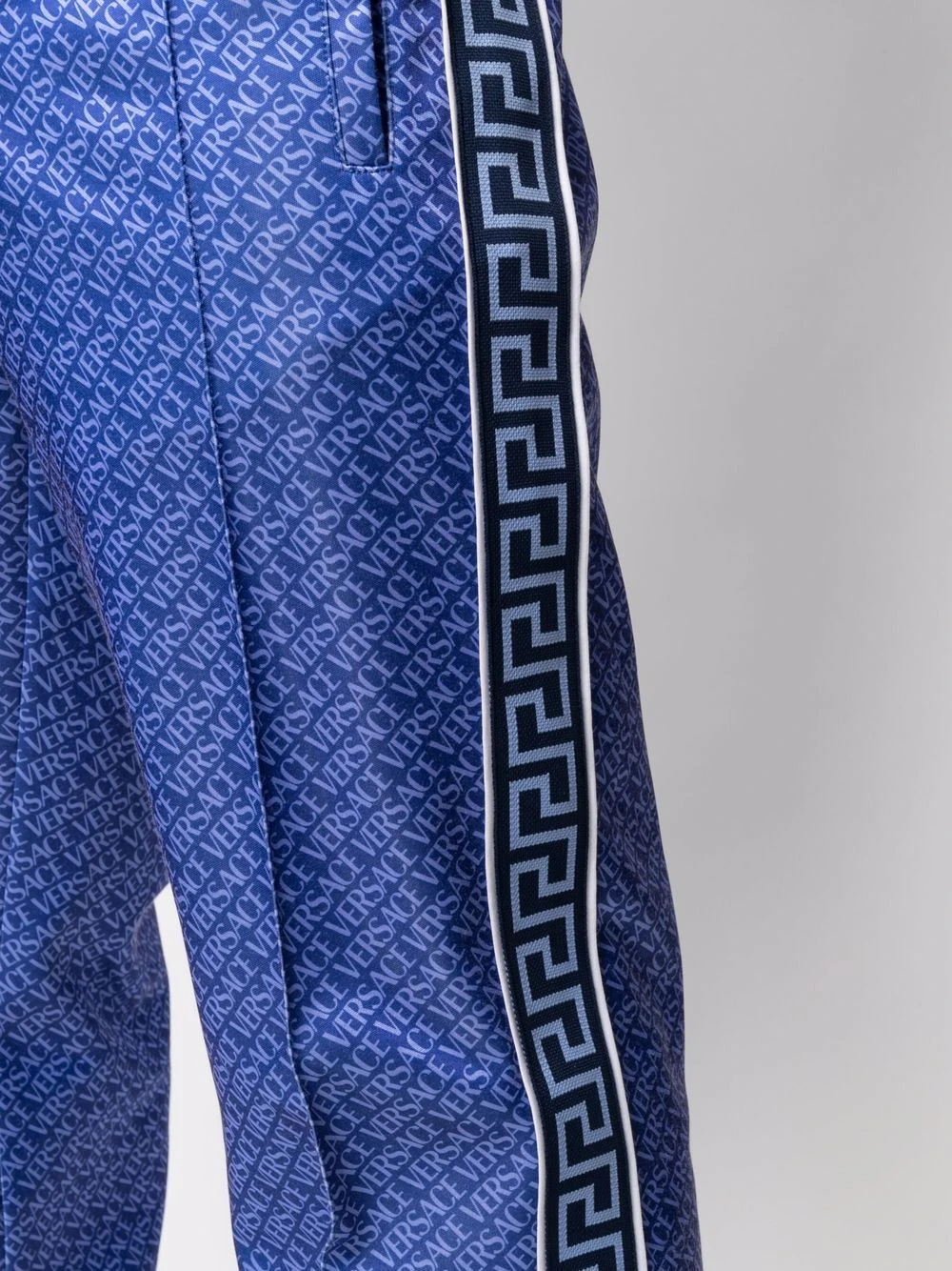 Versace Pantalon de jogging à logo imprimé Prix De Rêve pantalons de survêtement homme 7 Versace pantalon de jogging à logo imprimé