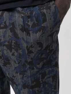 Prix Sacrifiés Versace Pantalon droit à motif baroque pantalons droits homme 13 Versace pantalon droit à motif baroque