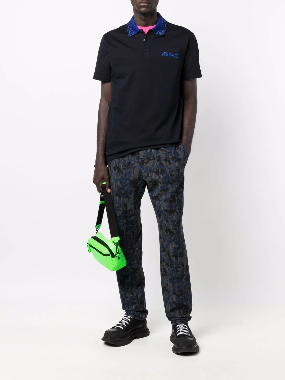 Prix Sacrifiés Versace Pantalon droit à motif baroque pantalons droits homme 4 Versace pantalon droit à motif baroque