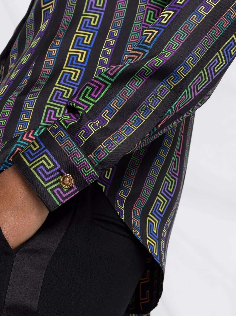 Versace Marchandise de première qualité Chemise en soie à imprimé Greca Neon chemises femme 5 Versace chemise en soie à imprimé Greca Neon