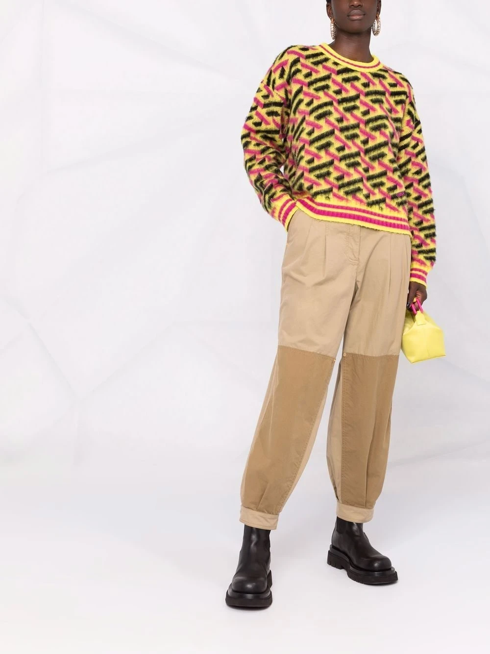 Versace Prix Exclusifs Pull à motif monogrammé pulls femme 4 Versace pull à motif monogrammé