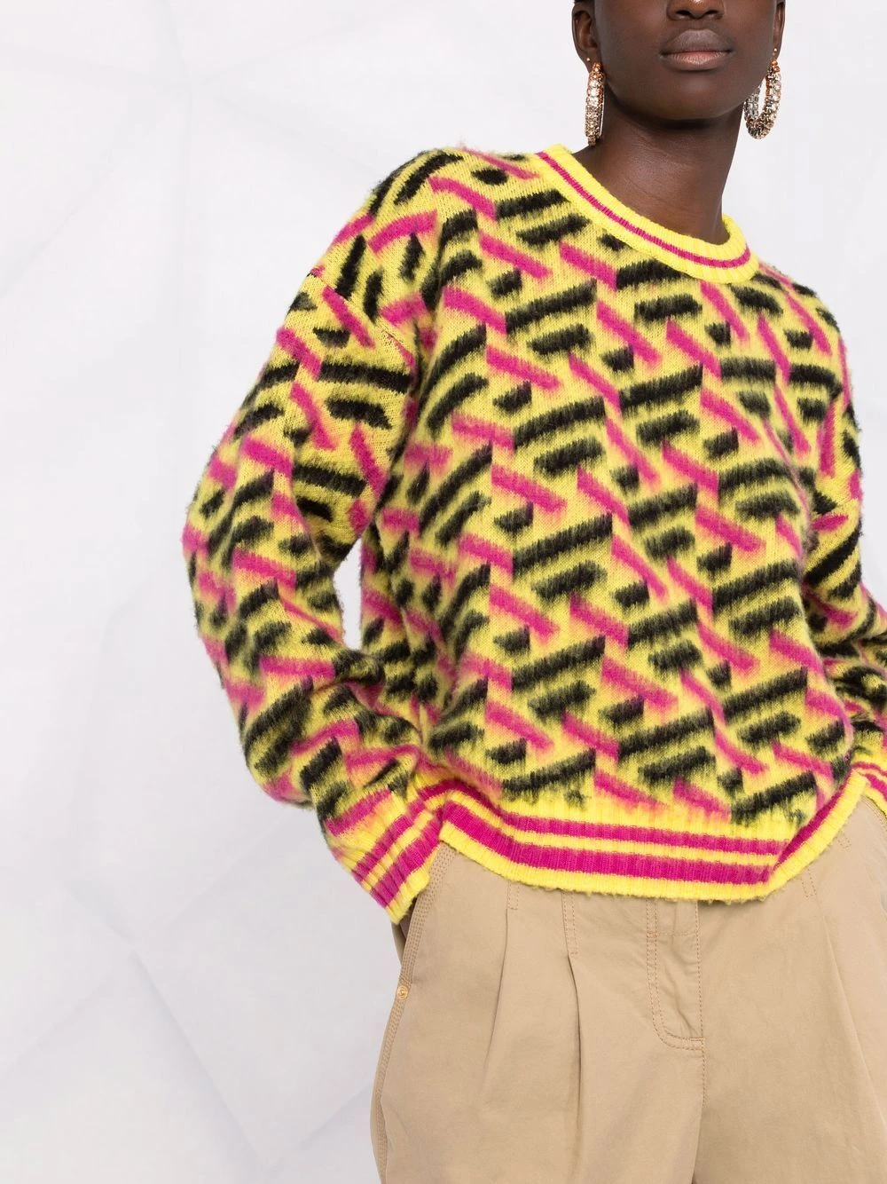 Versace Prix Exclusifs Pull à motif monogrammé pulls femme 7 Versace pull à motif monogrammé