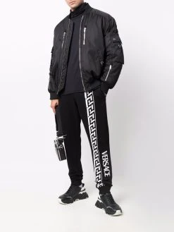 Versace pantalon de jogging à imprimé Greca
