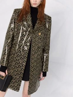 Versace Prix Sacrifiés Manteau à imprimé La Greca manteaux à simple boutonnage femme 12 Versace manteau à imprimé La Greca