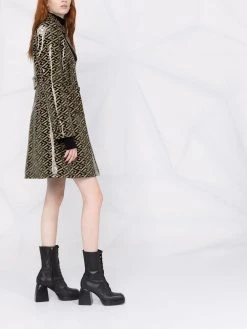 Versace Prix Sacrifiés Manteau à imprimé La Greca manteaux à simple boutonnage femme 13 Versace manteau à imprimé La Greca