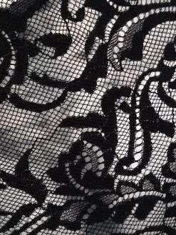 Qualité Supérieure Versace Culotte en dentelle brodée culottes & strings femme 7 Versace culotte en dentelle brodée