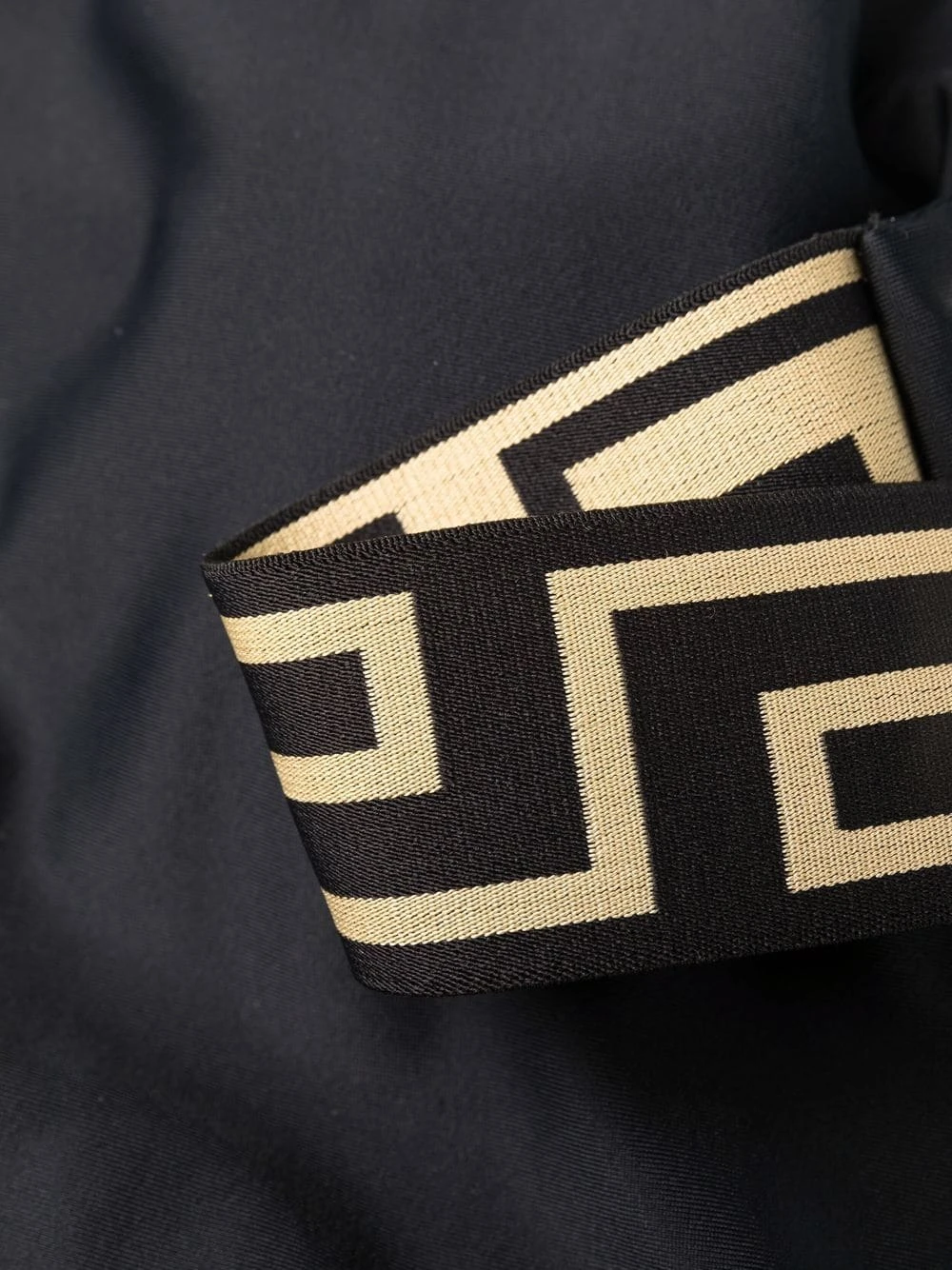 Versace Prix Jamais Vus Brassière de sport Greca à logo Medusa bikinis femme 5 Versace brassière de sport Greca à logo Medusa