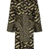 Versace Robe de chambre en soie à logo imprimé Prix Cassé loungewear femme 2 Versace robe de chambre en soie à logo imprimé