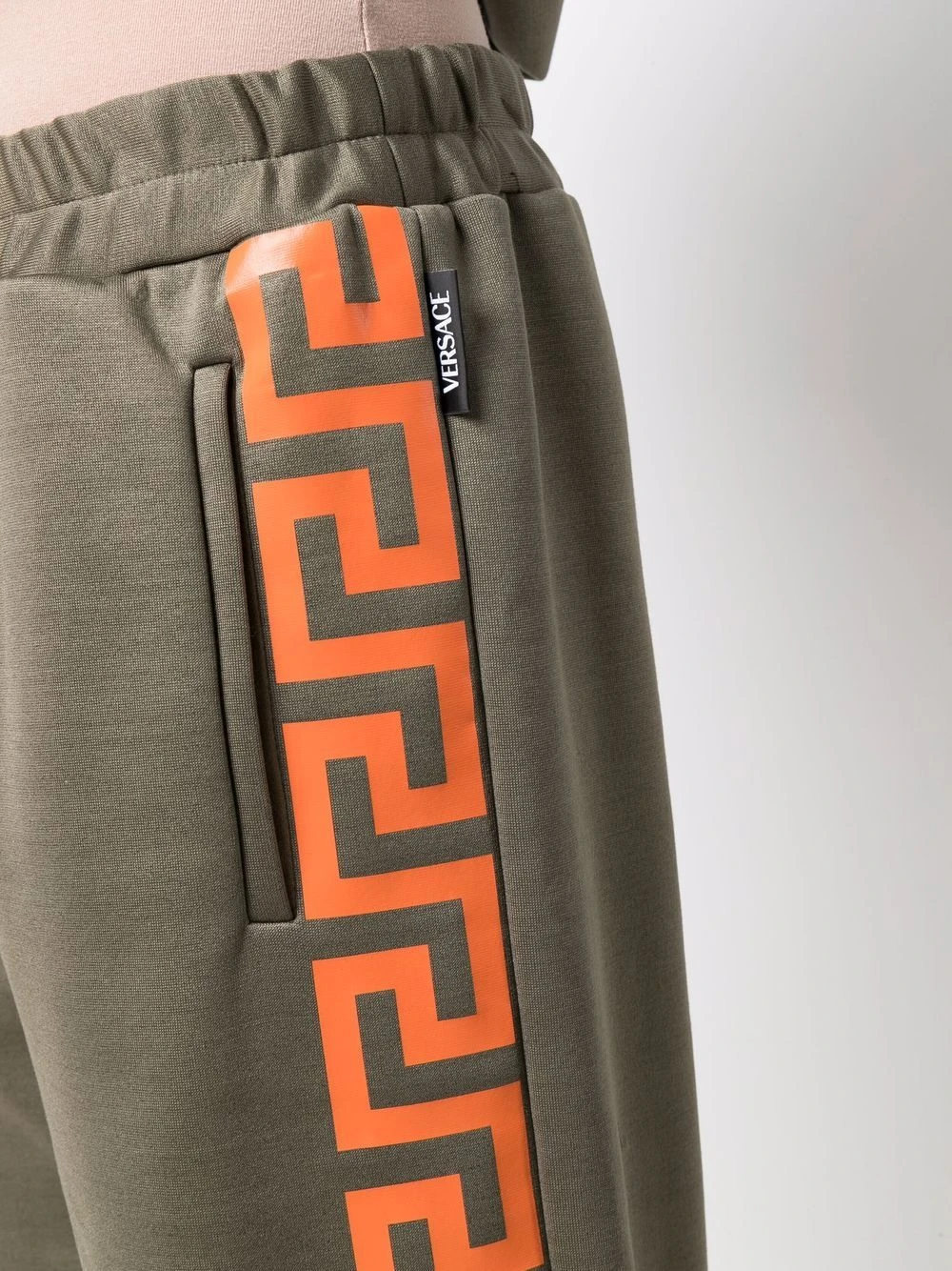 Versace Vendre Pantalon de jogging à motif Greca pantalons de survêtement femme 7 Versace pantalon de jogging à motif Greca