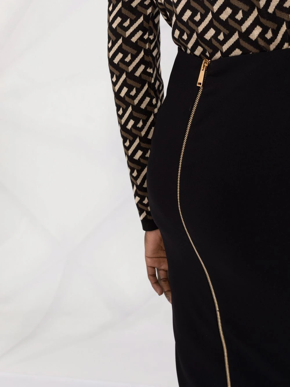 Remise En Ligne Versace Jupe crayon à détails de zips jupes crayon femme 7 Versace jupe crayon à détails de zips