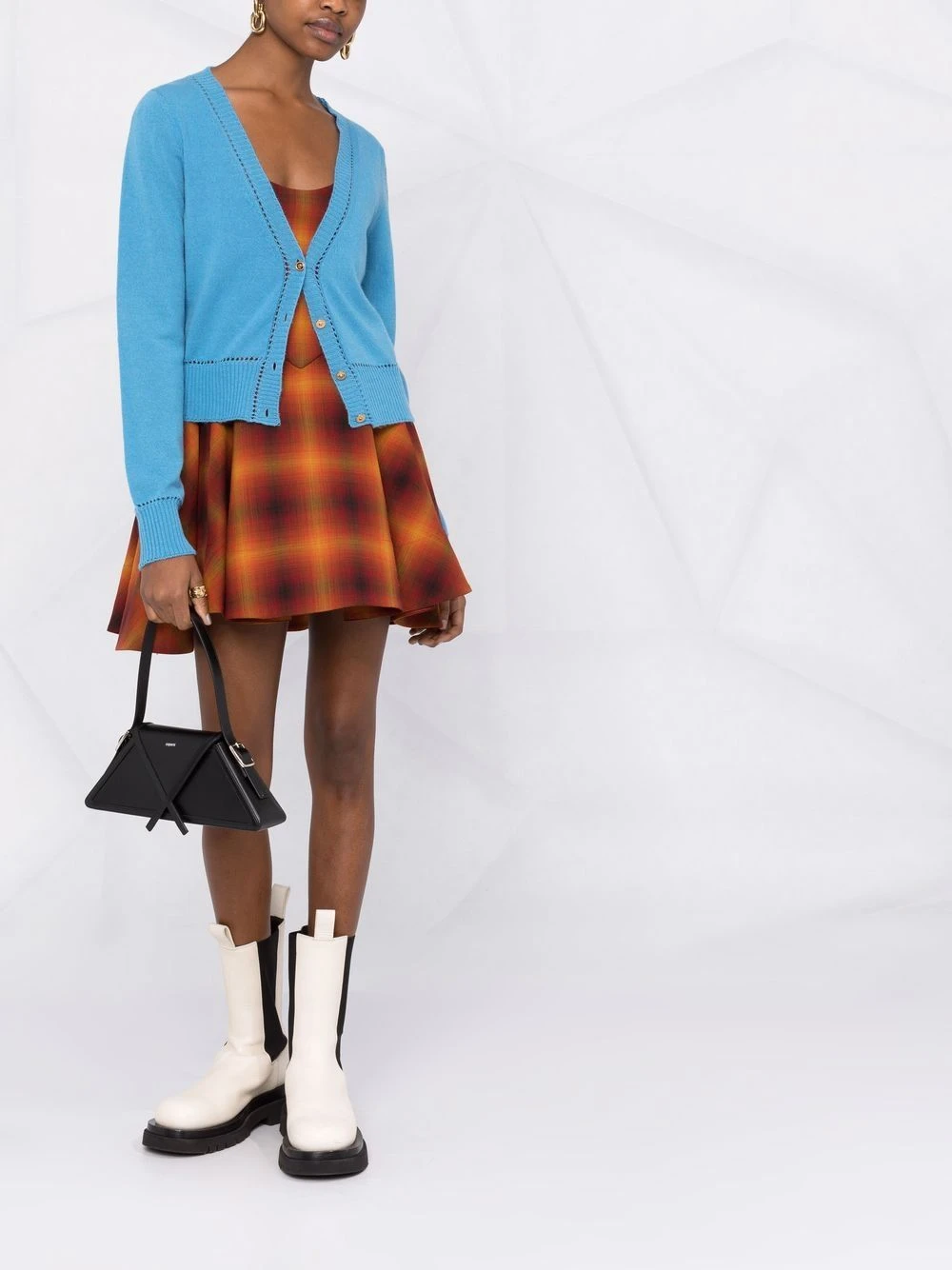 Versace Cardigan boutonné à col v Bon Rapport Coût-Efficacité cardigans femme 4 Versace cardigan boutonné à col v