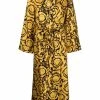 Versace robe de chambre en soie à imprimé Barocco