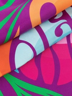 Versace écharpe en soie à imprimé graphique