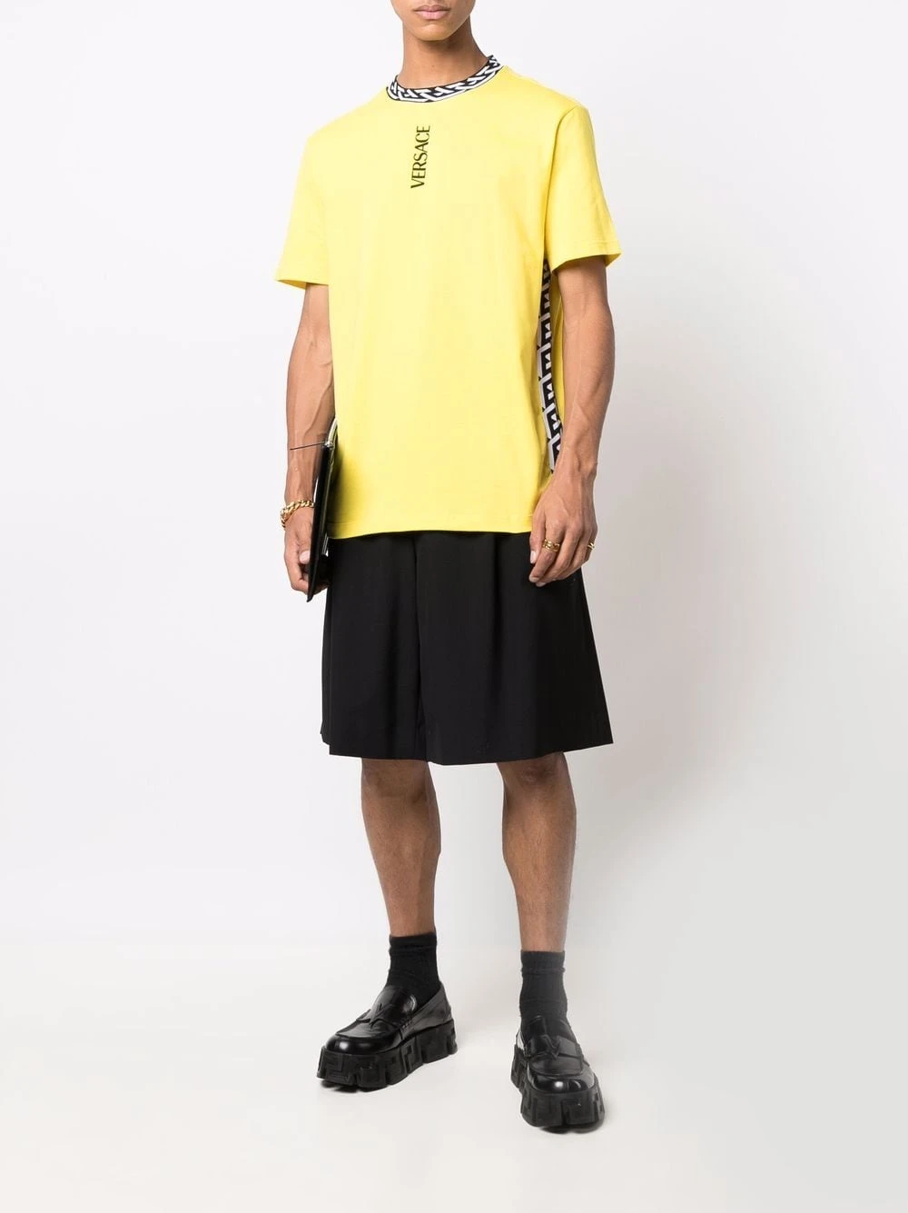 Prix Cassé Versace T shirt à détails imprimés La Greca t-shirts homme 4 Versace t-shirt à détails imprimés La Greca