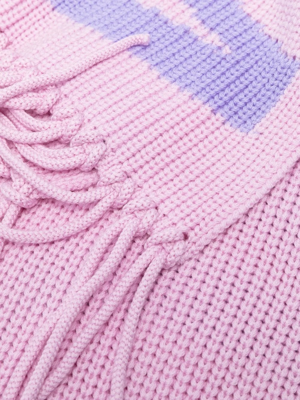 Versace Prix Dynamité écharpe en laine à logo en intarsia Écharpes femme 5 Versace écharpe en laine à logo en intarsia